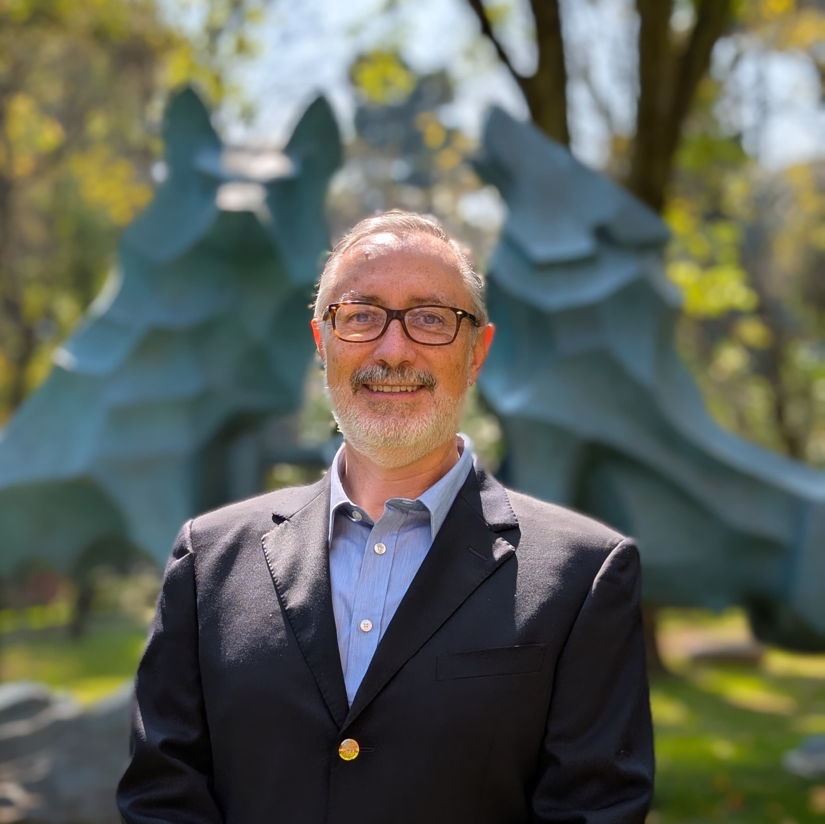 Mtro. Guillermo Gómez Abascal